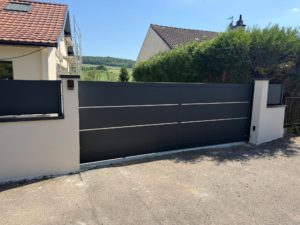 portail gris insert alu