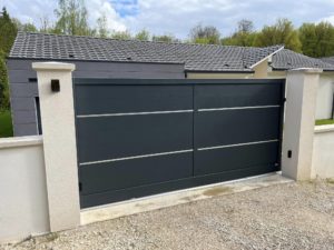 portail simple ral 7016 avec deco inox